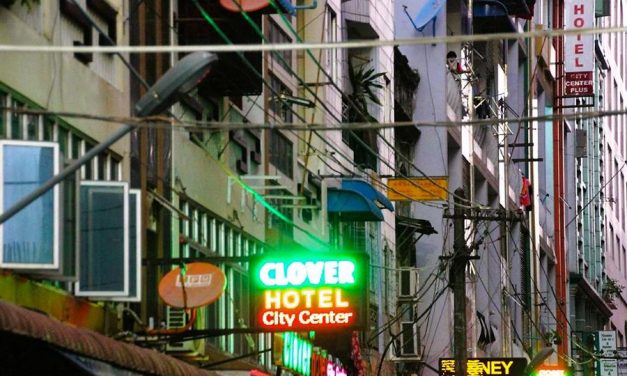 Hotels in Yangon: Visa oder Cash!