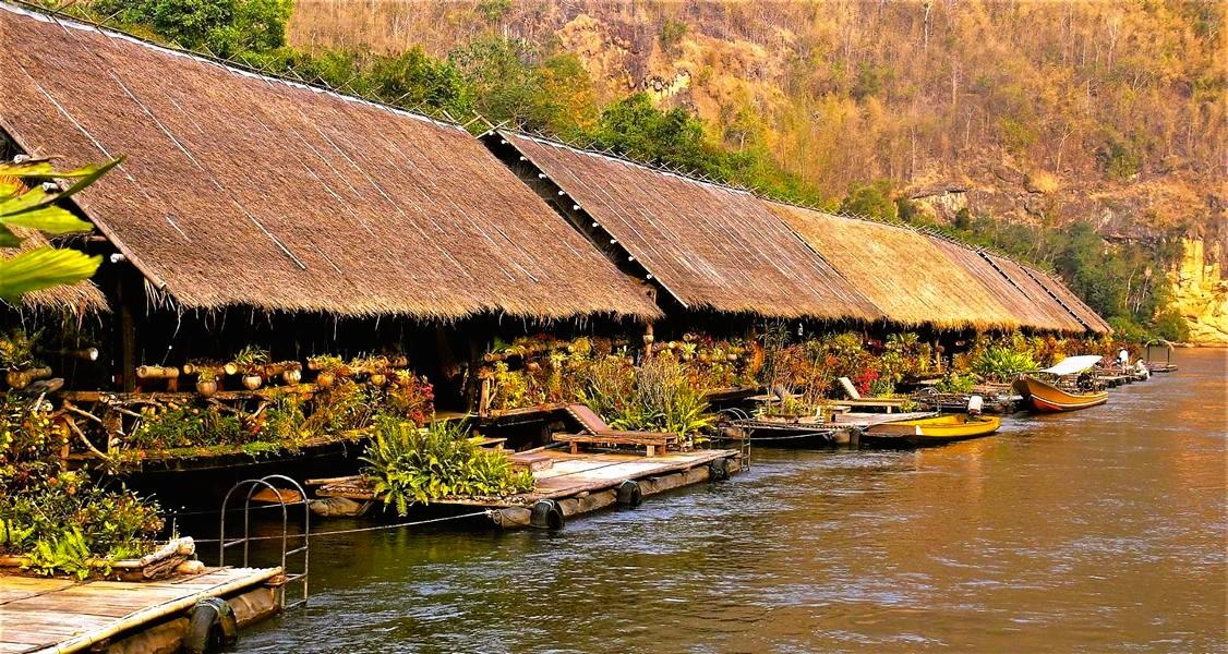 Hotel in Kanchanaburi: River Kwai Jungle Rafts