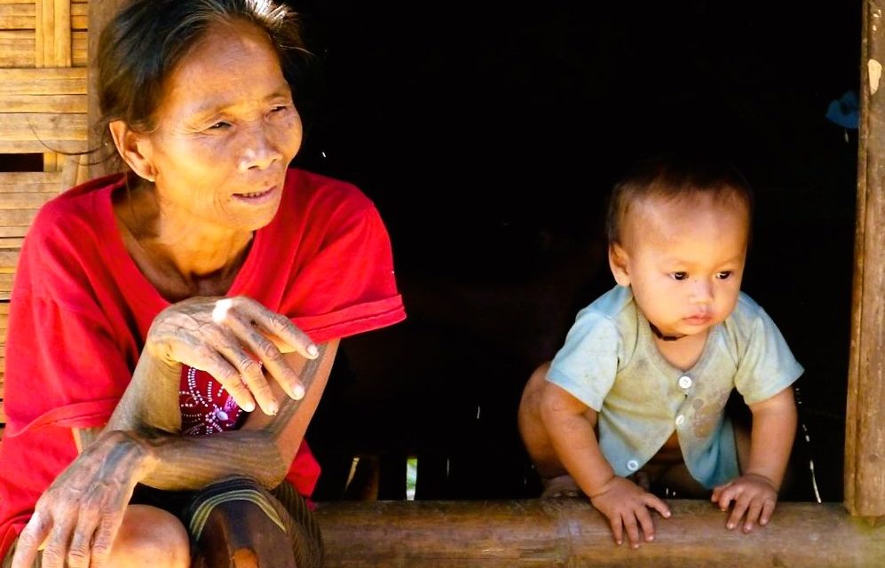 Von Luang Prabang nach Huay Xai (3): Die Kinder der Kamu