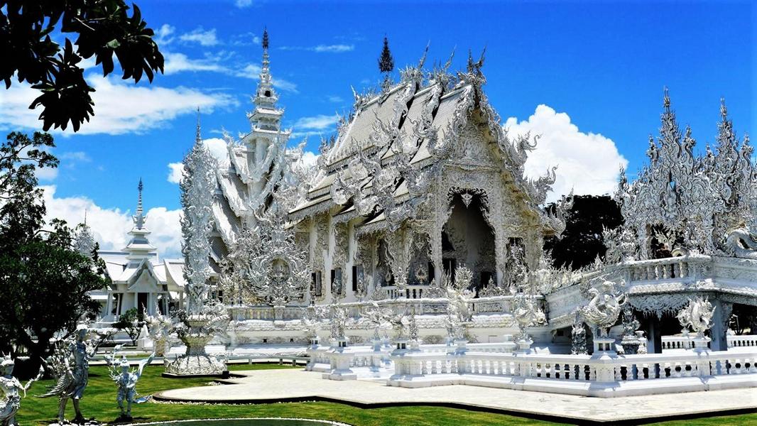Buddha trifft Batman: Der Weiße Tempel von Chiang Rai