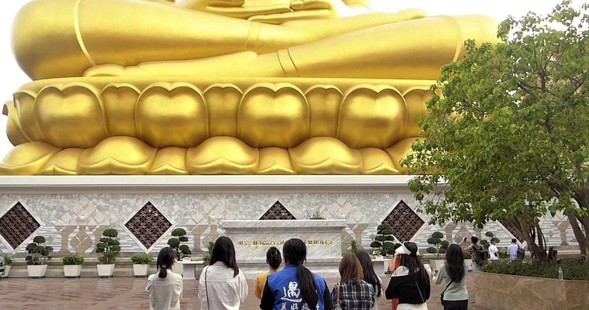 Bangkoks andere Seite: Ein neuer Riese in Thonburi