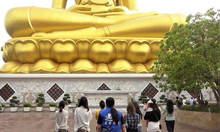 Bangkoks andere Seite: Ein neuer Riese in Thonburi