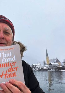 240114_1_Ein_Buch_auf_Tour