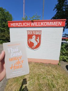 240114_2_Ein_Buch_auf_Tour