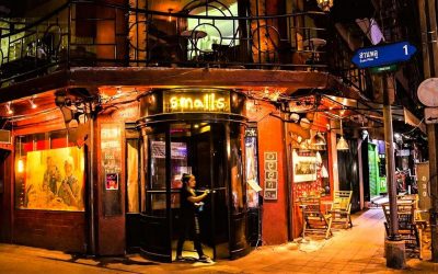 Smalls: Bar & Live Music in Bangkok