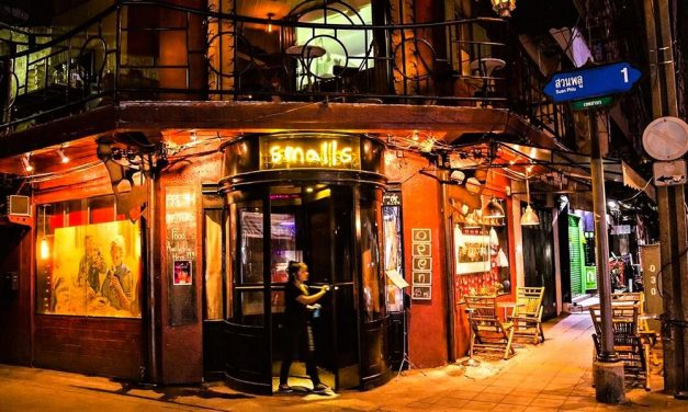 Smalls: Bar & Live Music in Bangkok