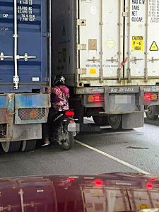 251008_2_ Motocy Taxis